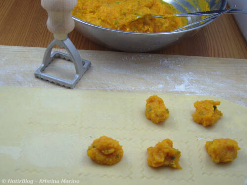 Ravioli mit Kürbis füllen