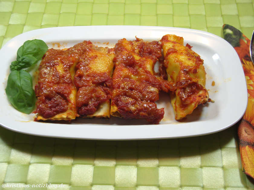 Cannelloni mit Spinat gefüllt