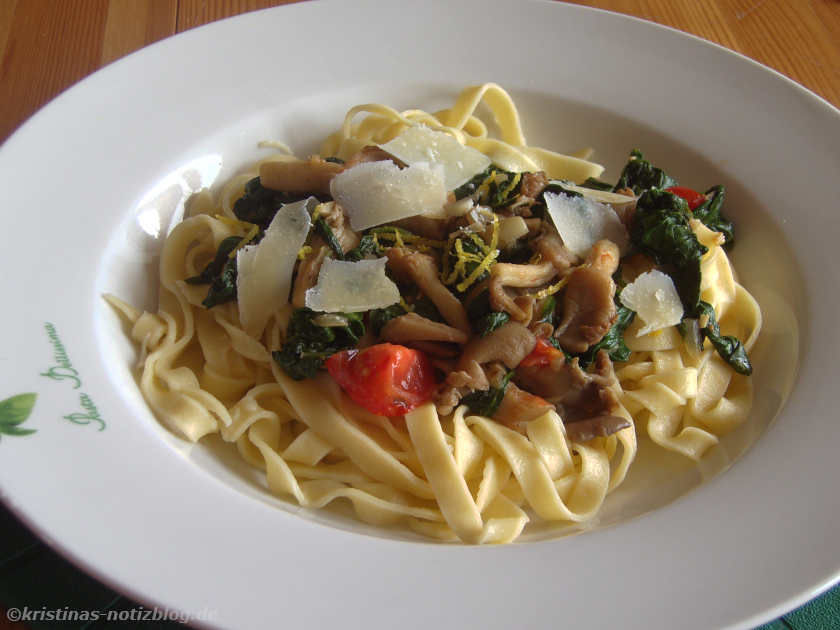 Pasta mit Spinat und Austernpilzen